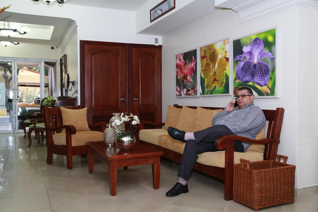 Hotel Los Jardines Santiago De Los Caballeros Dış mekan fotoğraf