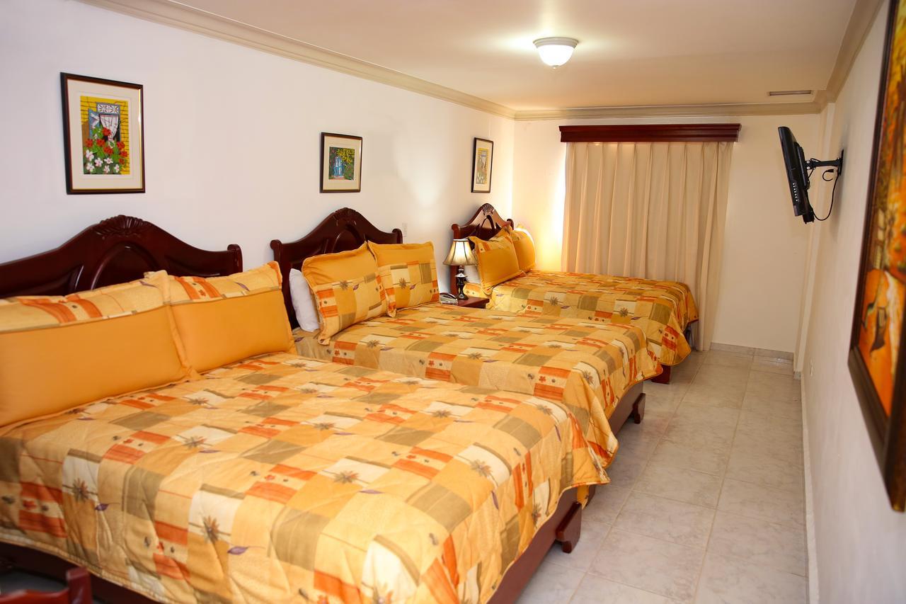 Hotel Los Jardines Santiago De Los Caballeros Dış mekan fotoğraf