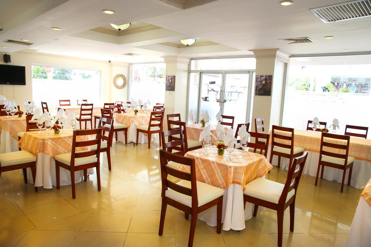 Hotel Los Jardines Santiago De Los Caballeros Dış mekan fotoğraf